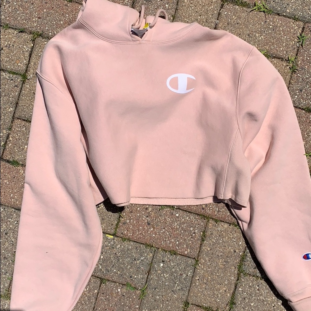 BLUSH PINK CHAMPION CROPPED HOODIE